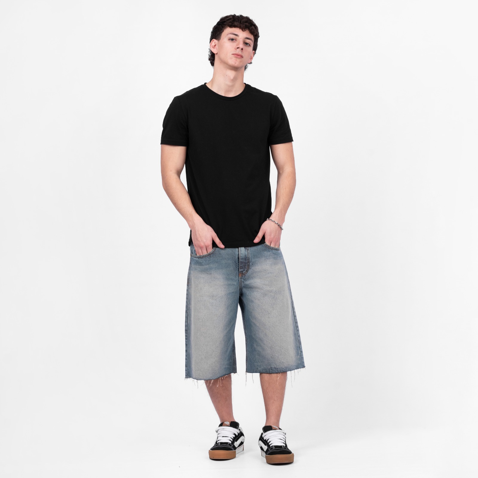 Alternative view of EMILIO BAGGY