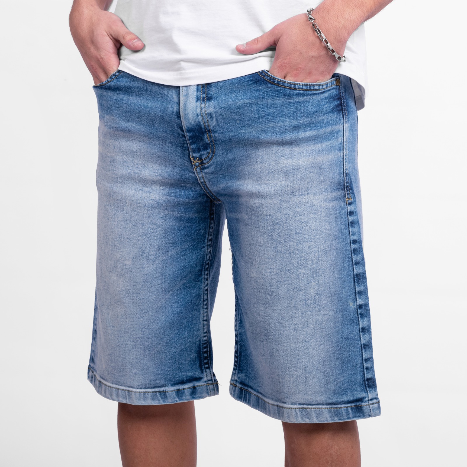 Alternative view of LEANDRO REGULAR