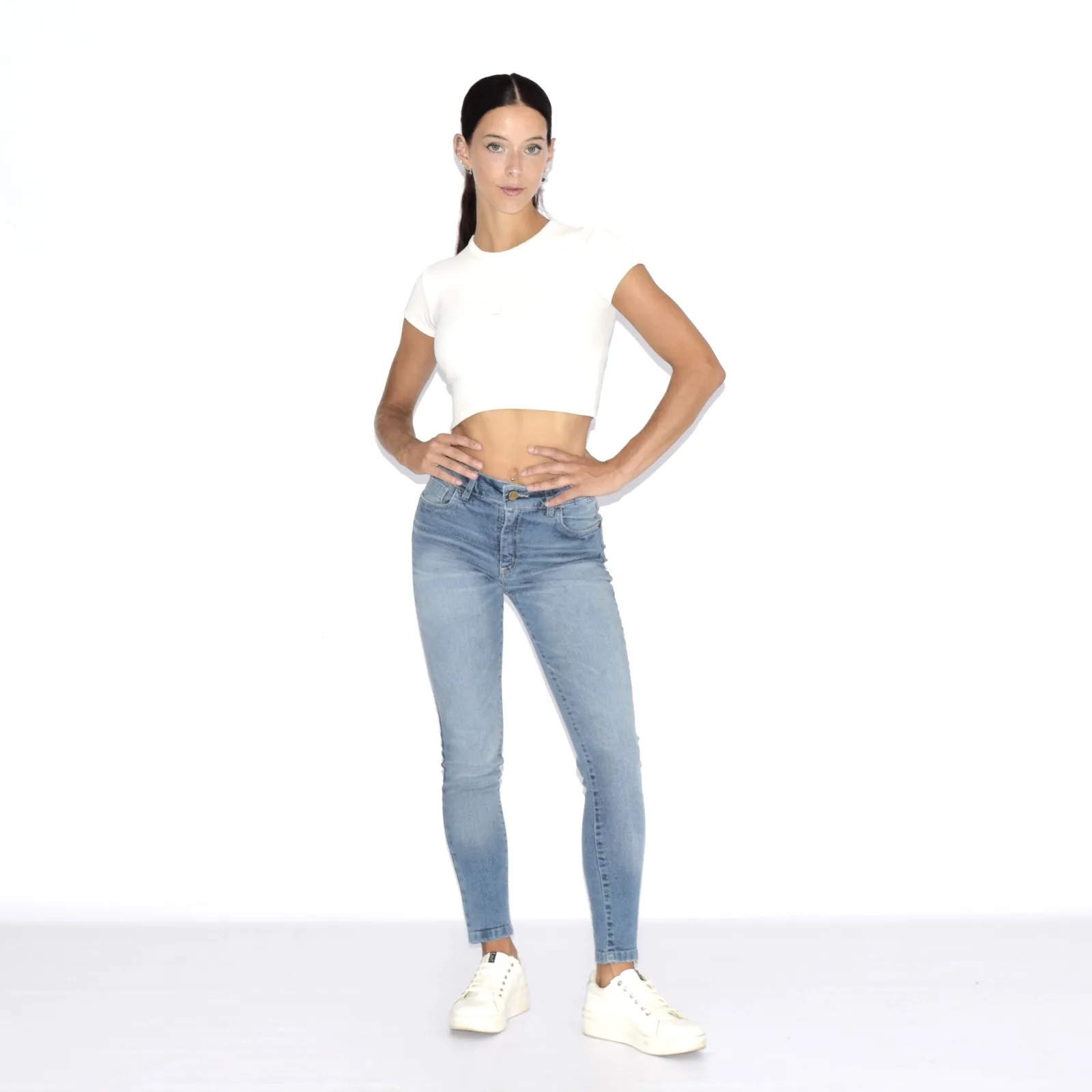 Alternative view of SOFIA SKINNY