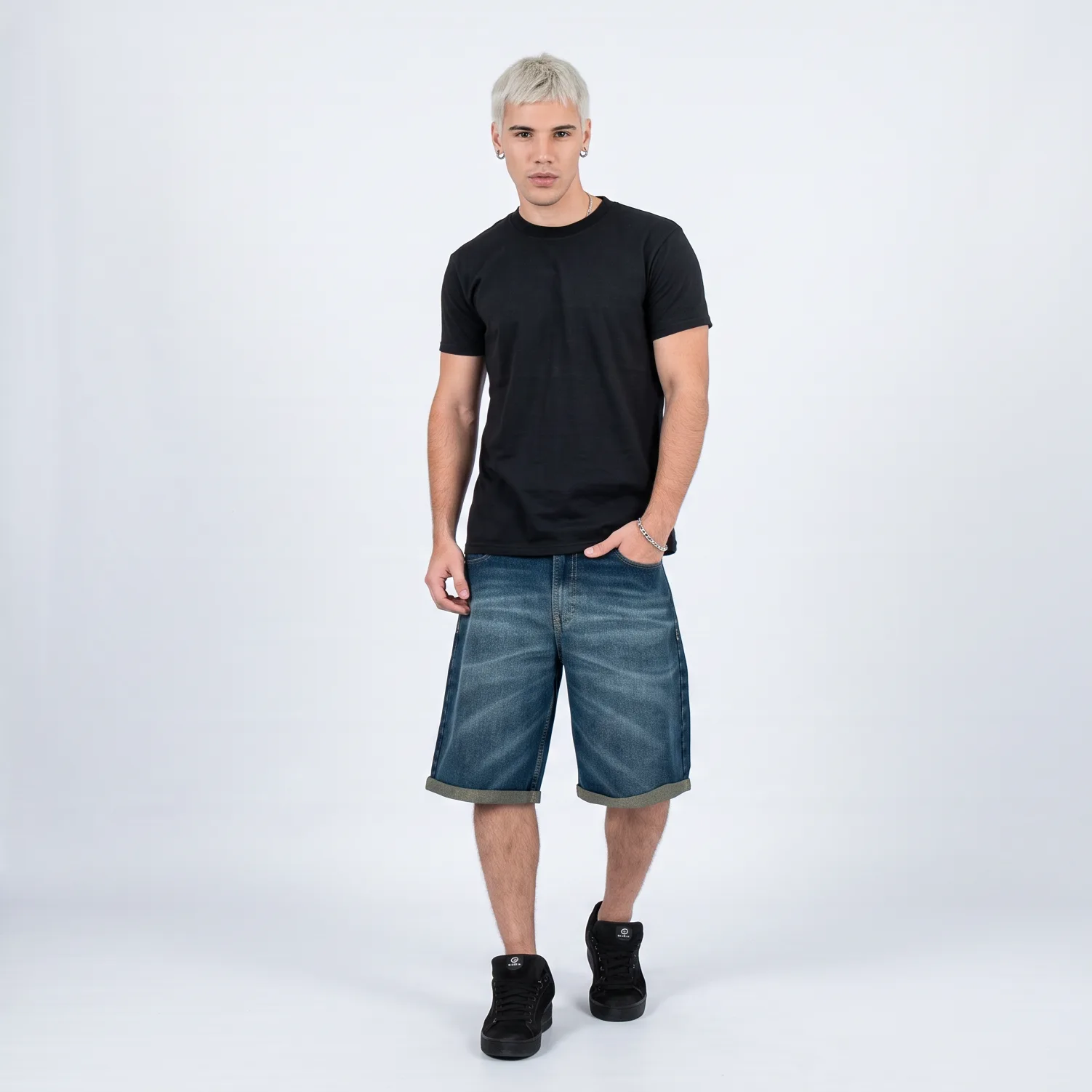 Alternative view of ZACARIAS OVERSIZE