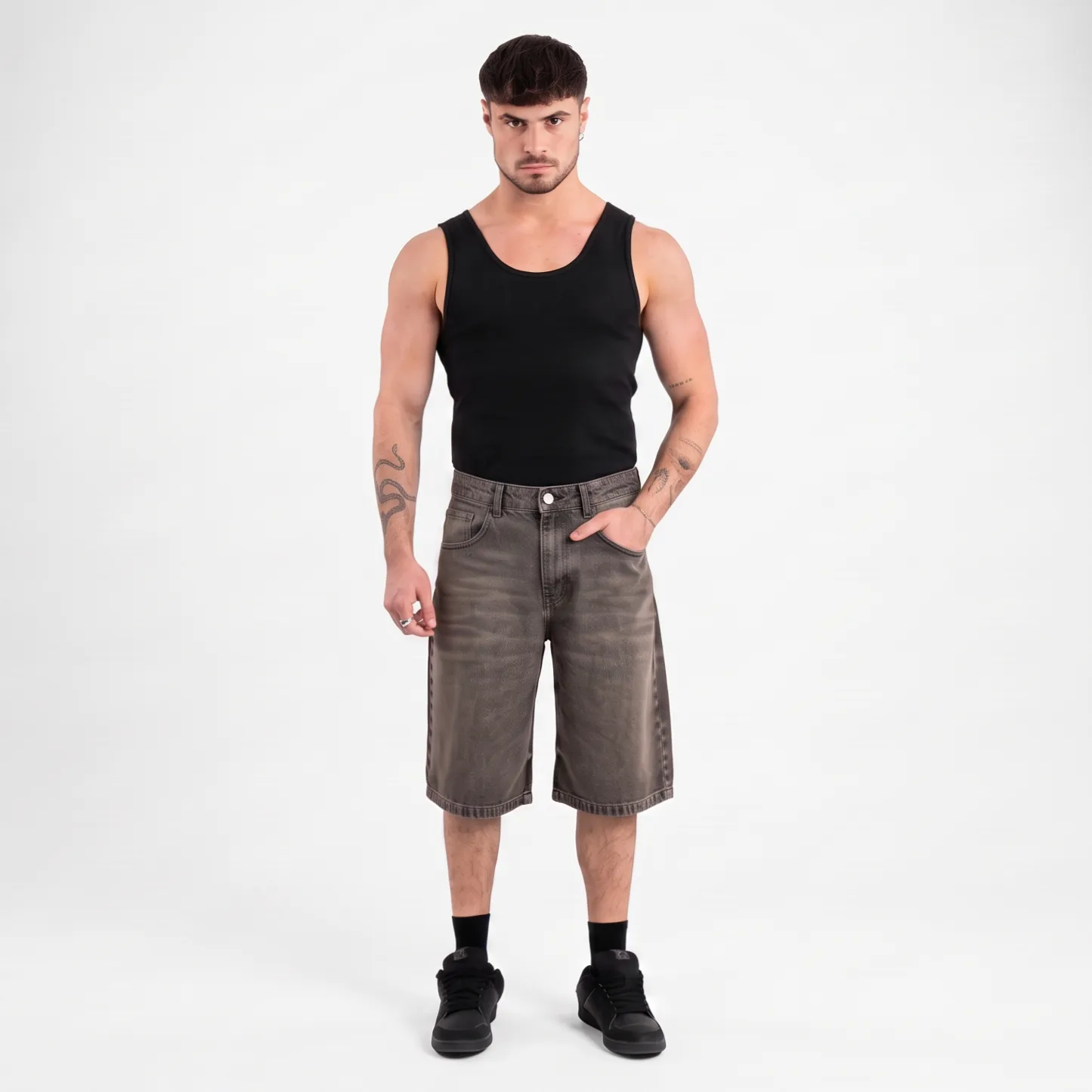 Alternative view of EUGENE BAGGY