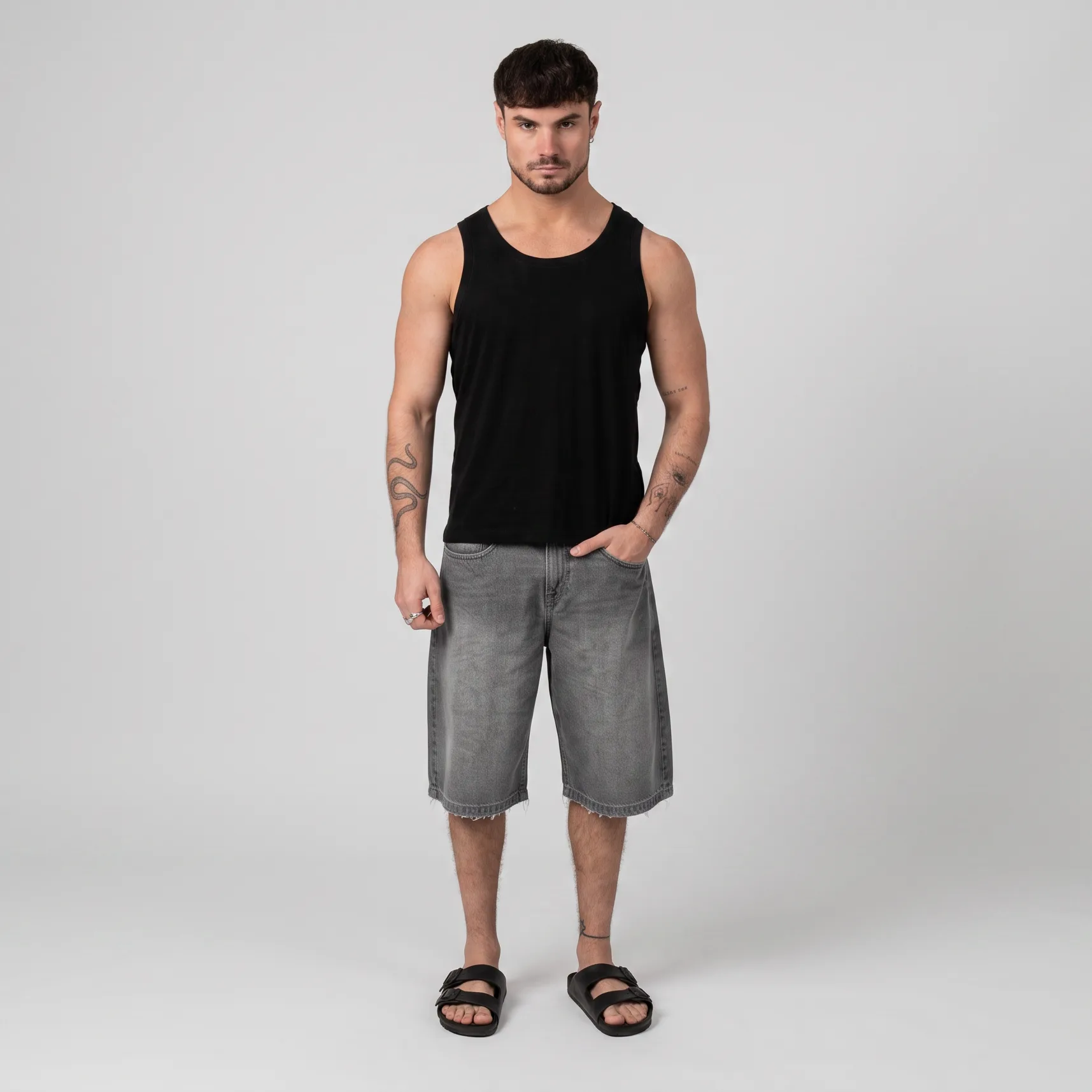 Alternative view of LOUIS BAGGY
