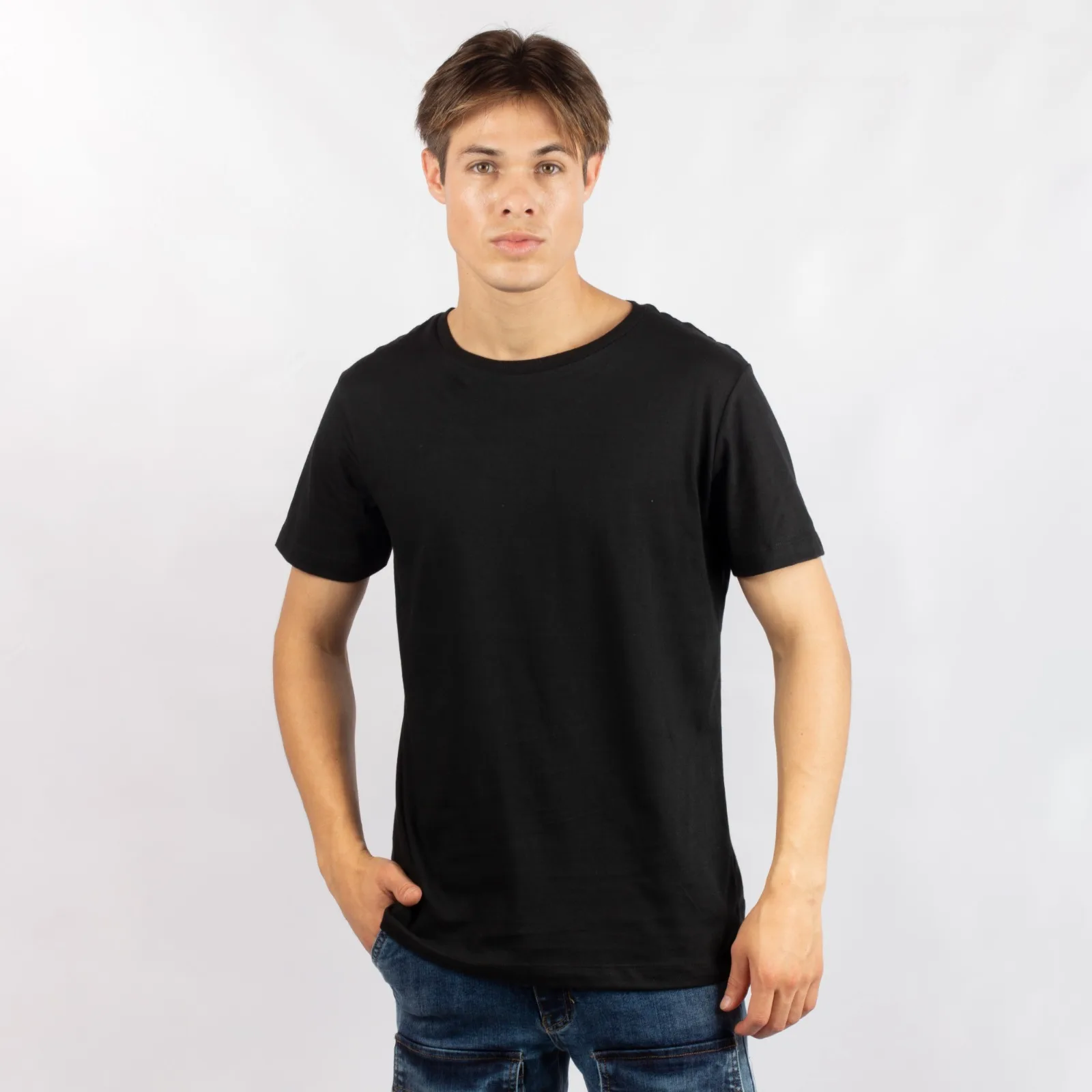 Remera negra regular - Volsano